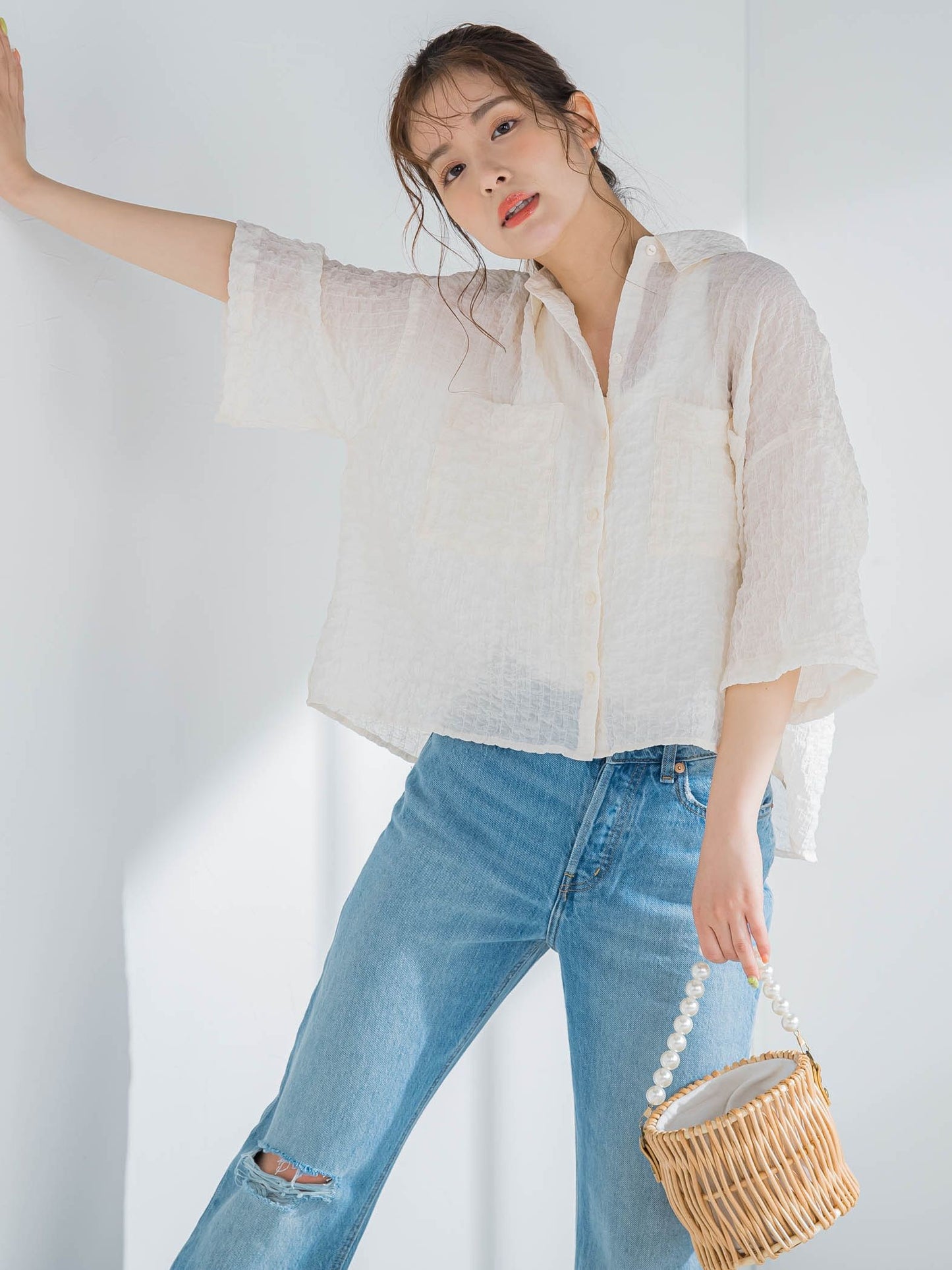 【ぽこぽこと立体的な素材感がかわいい】ショート丈リネンライクシャツ《手洗い可能》